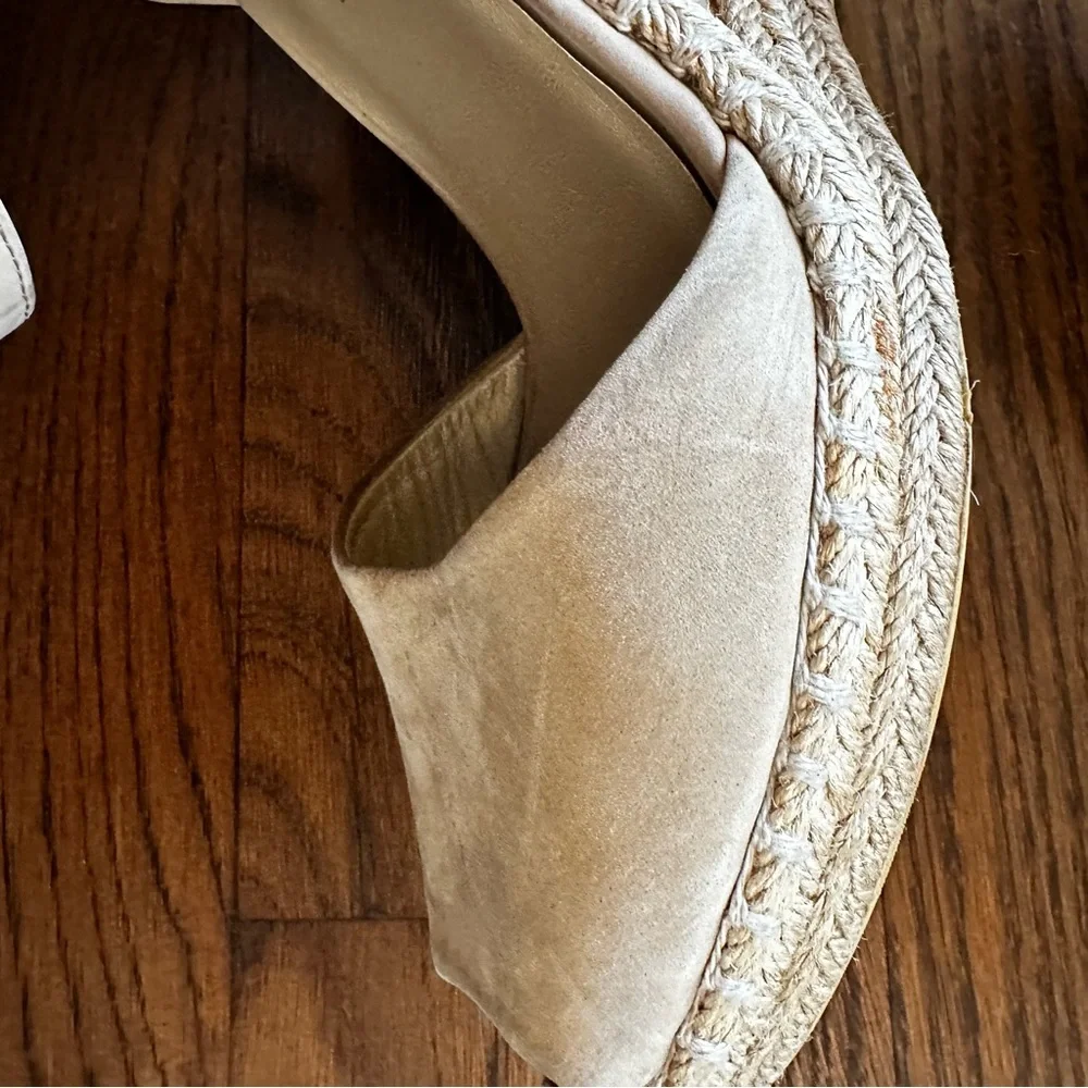 Stuart Weitzman elegant espadrille